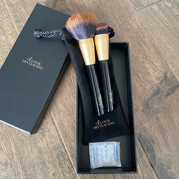 Valmont Other - VALMONT L'ELIXIR DES GLACIERS makeup brushes